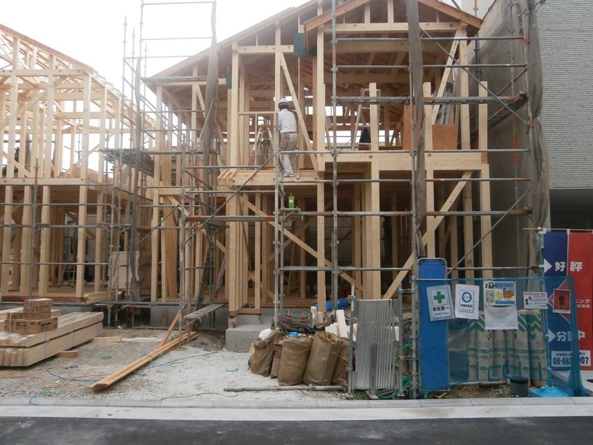 Local photos, including front road. Local (11 May 2013) Shooting