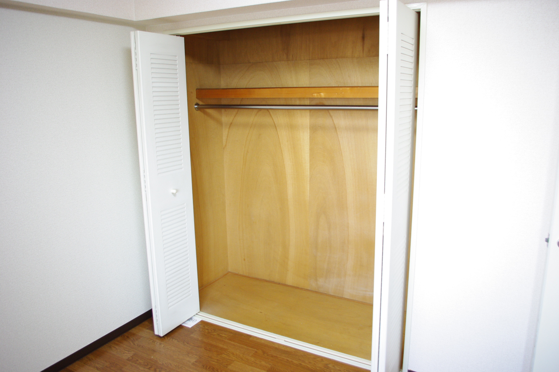 Receipt. Storage It is also sufficient capacity of (closet)