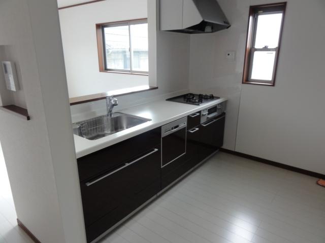 Kitchen. Face-to-face kitchen