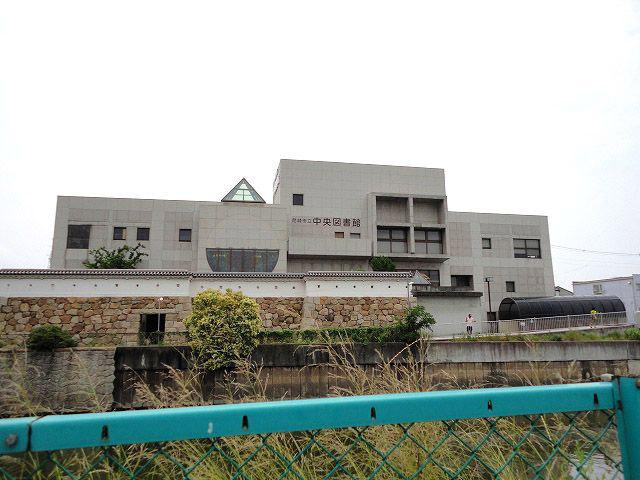 library. 850m until the Amagasaki Municipal Central Library