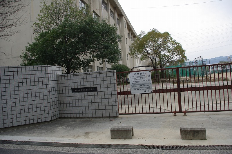 Junior high school. Amagasaki City Minamimukonoso 864m until junior high school (junior high school)