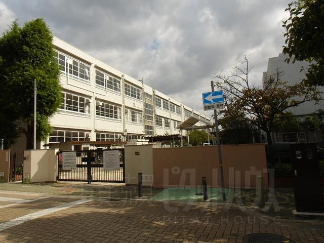 Primary school. 483m until the Amagasaki Municipal Namba Elementary School