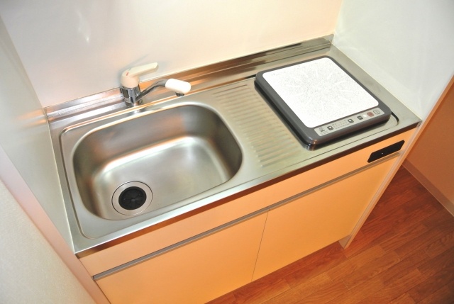 Kitchen. It is IH kitchen is happy