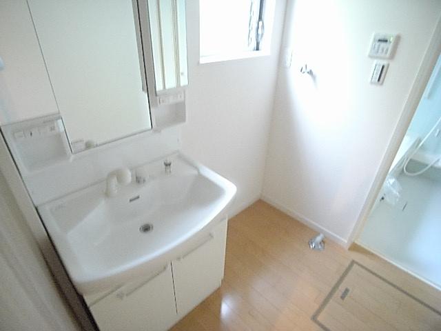 Wash basin, toilet. For indoor photo of the same construction.