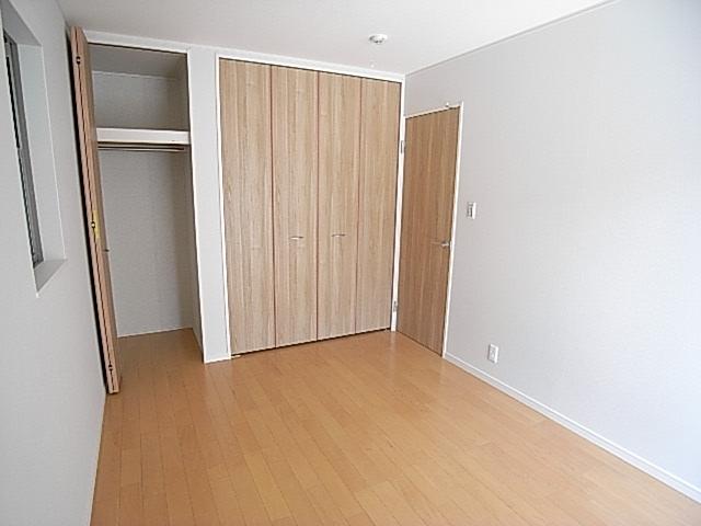 Non-living room. For indoor photo of the same construction.