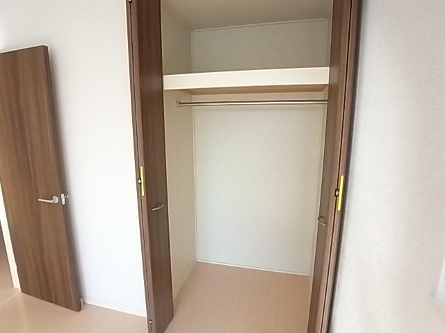 Receipt. For indoor photo of the same construction.