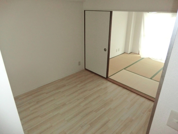 Living and room. Easy-to-use floor plan