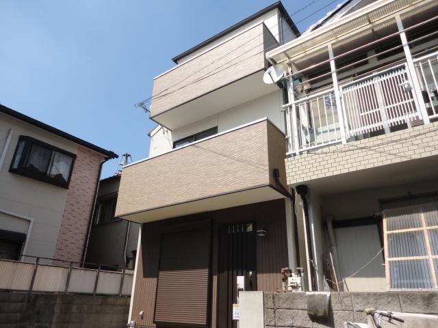 Local appearance photo. Property appearance (from the southeast side)