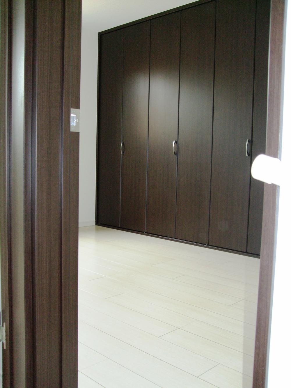 Receipt. Storage space abundant closet