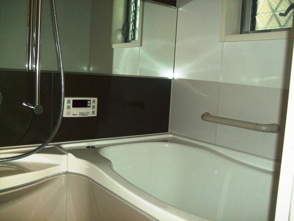 Bathroom. This contrast is beautiful bathroom with black and white tones