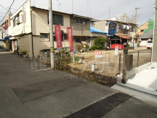 Local photos, including front road. Local front road 2