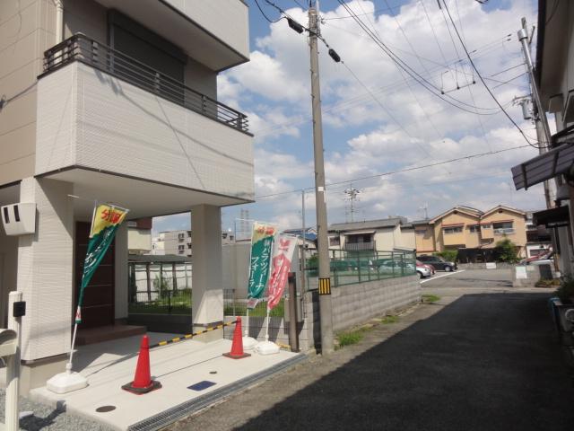 Local photos, including front road. Local (September 2013) Shooting