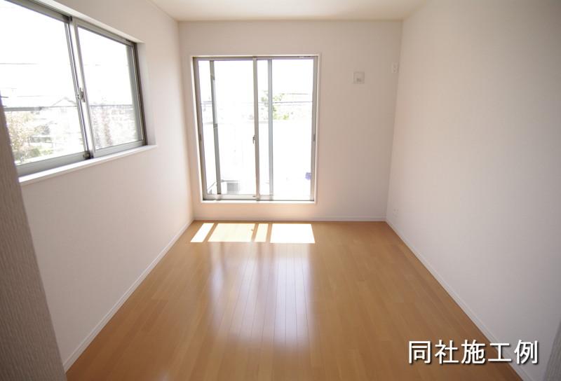 Same specifications photos (Other introspection). A busy morning, even happy station walk 10 minutes!