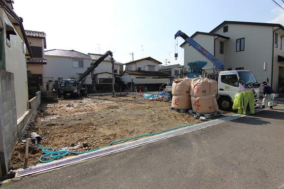 Local photos, including front road. Local photos, including the entire road (2013 November shooting)