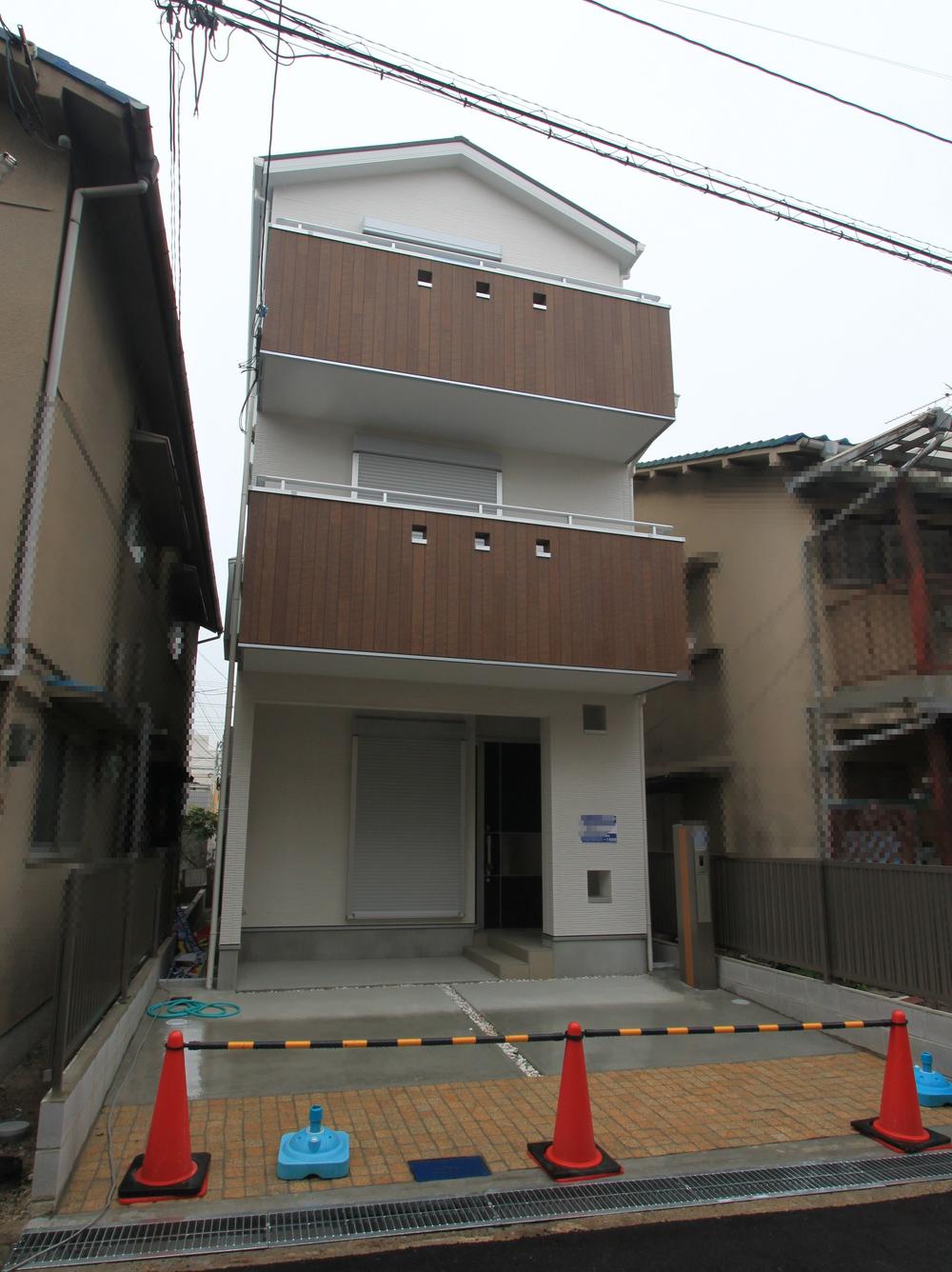 Local appearance photo.  ◆ local