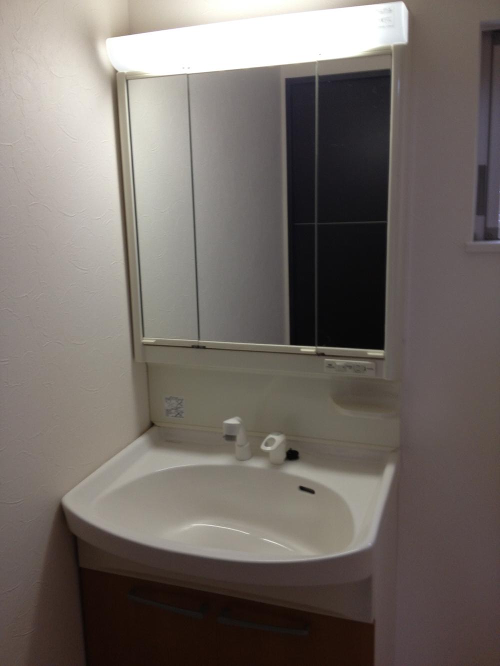 Wash basin, toilet. Local (July 2013) Shooting