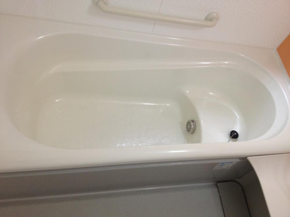 Bathroom. Local (July 2013) Shooting