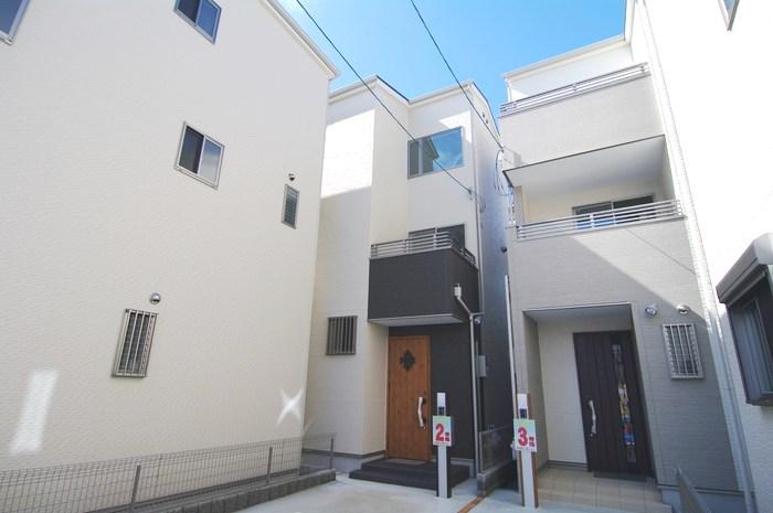 Local appearance photo. Station near property of a 12-minute walk from the Hanshin Amagasaki Station! Parking is also a site of two possible leeway. 