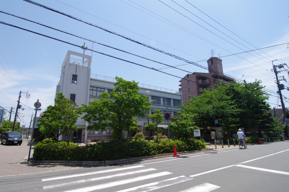 Government office. Muko 1436m until the branch office (government office)