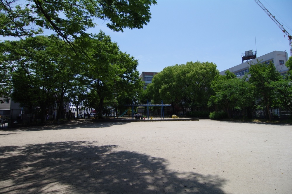 park. 604m until the Seibu warehouse South Park (Park)