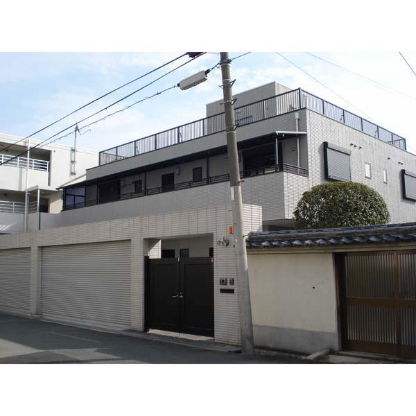 Local appearance photo. Local (September 2012) shooting