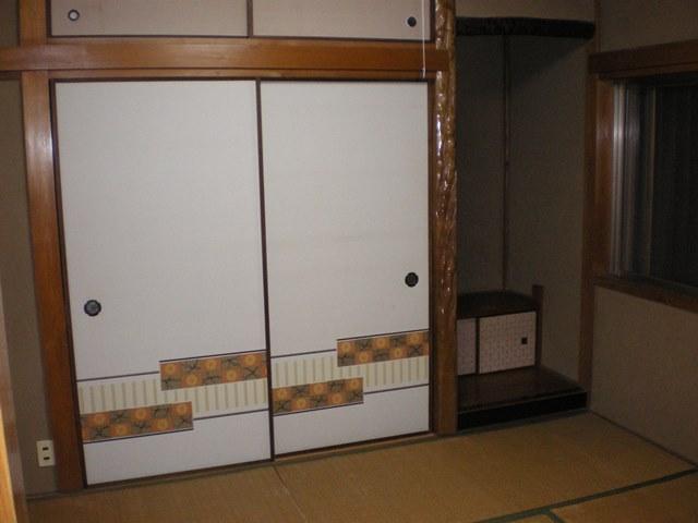 Non-living room. Atmosphere that all the room was settled down in the Japanese-style room