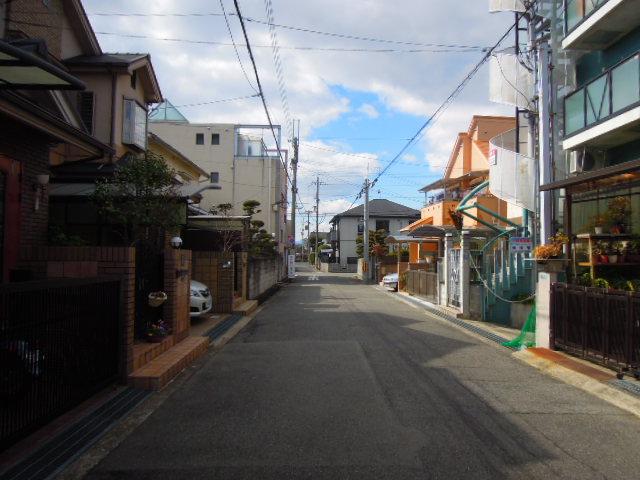 Local photos, including front road. Property of the front road (from the east)