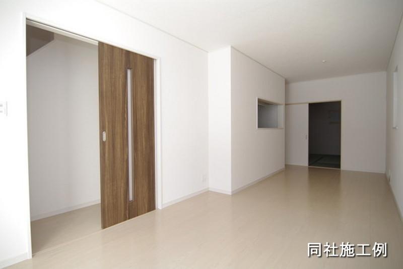 Same specifications photos (living). Same specifications Photos