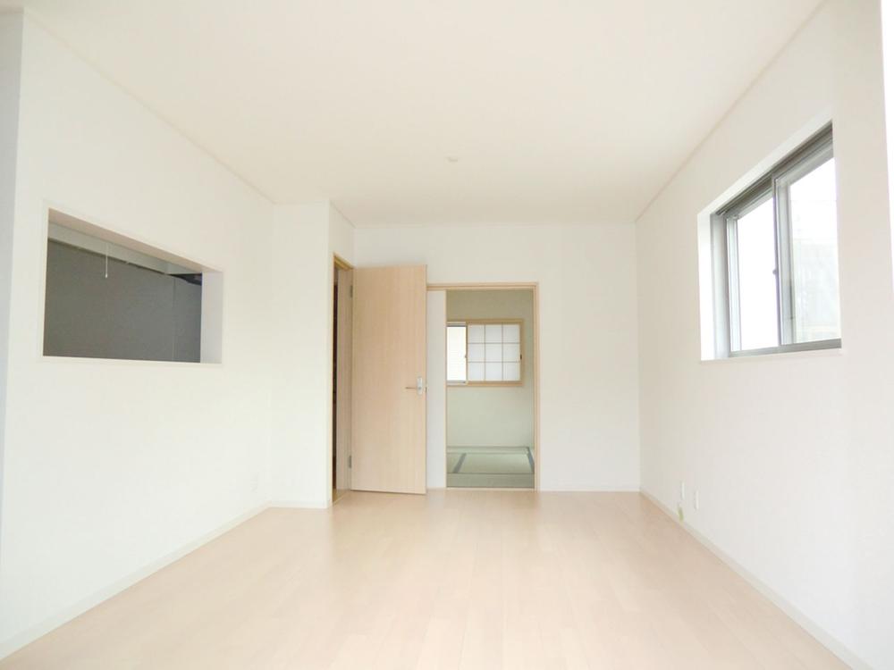 Same specifications photos (living). Same specifications photos (living) Unnecessary and easy care wax!