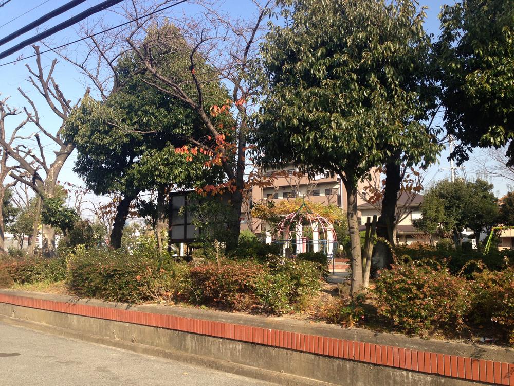 park. 160m until Shimosakabe park