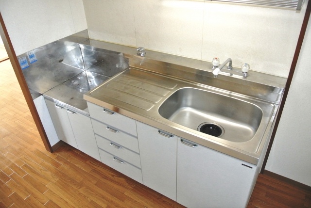 Kitchen. Large, easy-to-use kitchen