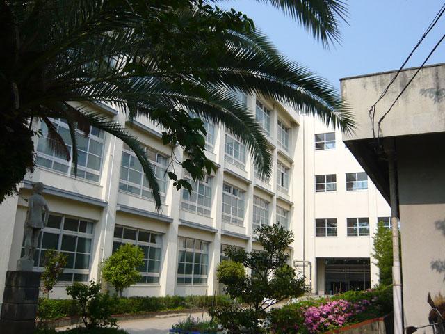 Primary school. 685m until Minami Tachibana Elementary School