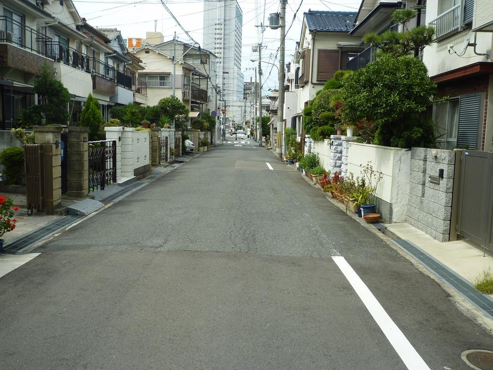 Other local. Local (10 May 2013) Shooting Local front road