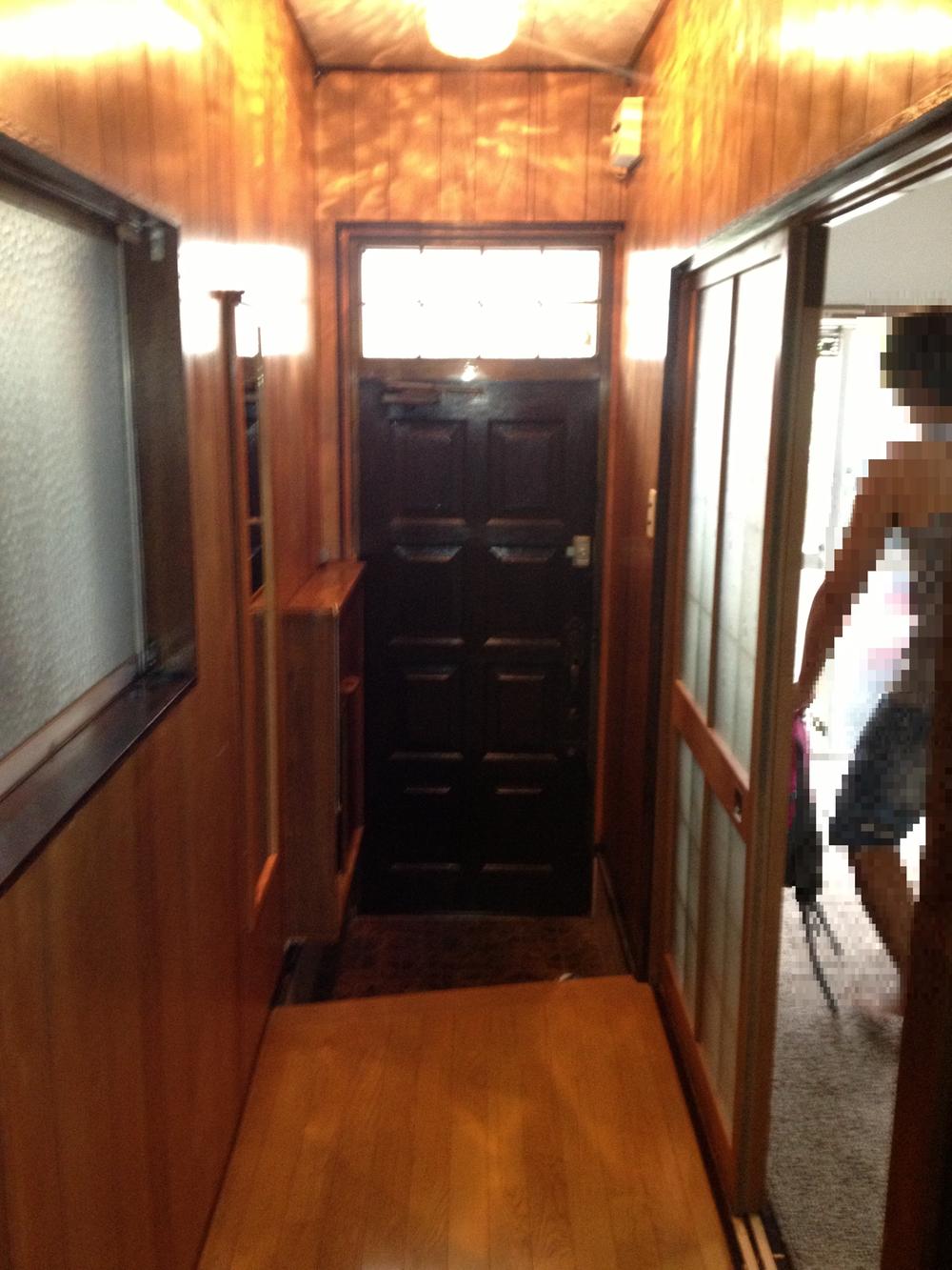 Entrance. Local (10 May 2013) Shooting