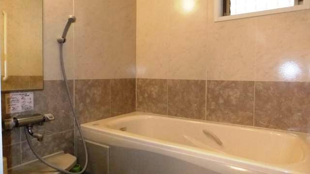 Bathroom. There is a window in the bathroom (2013 November) shooting