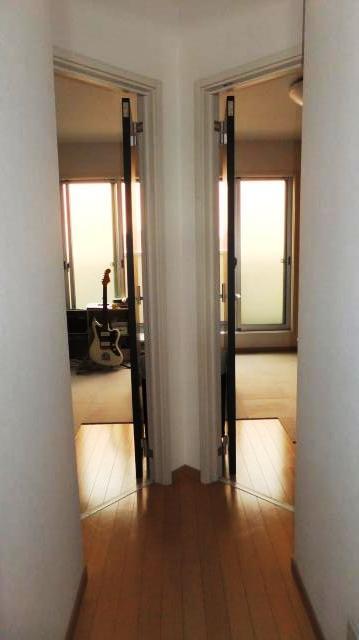 Other introspection. The third floor east side Western-style entrance