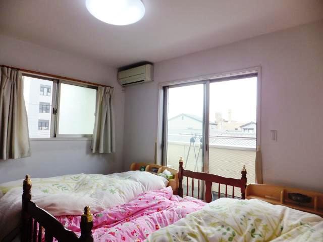 Non-living room. The third floor west Western-style