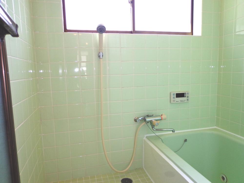 Bathroom. Indoor (April 2013) Shooting