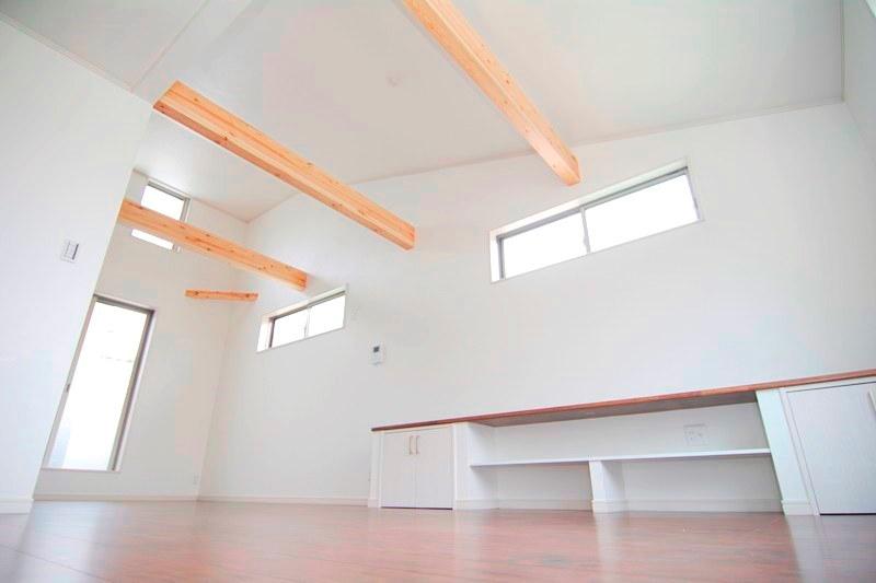 Living. (Example of construction photos)