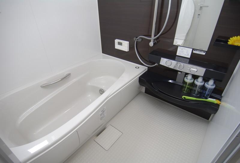 Bathroom. Bathroom to heal fatigue of the day, spacious 1 tsubo or more