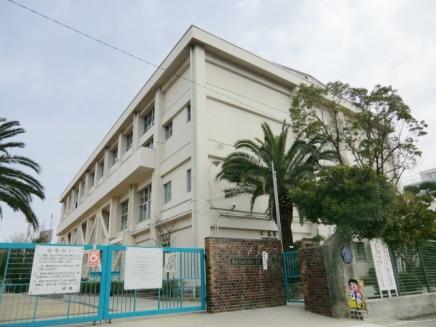 Primary school. 448m until the Amagasaki Municipal Muko Zhuang Elementary School