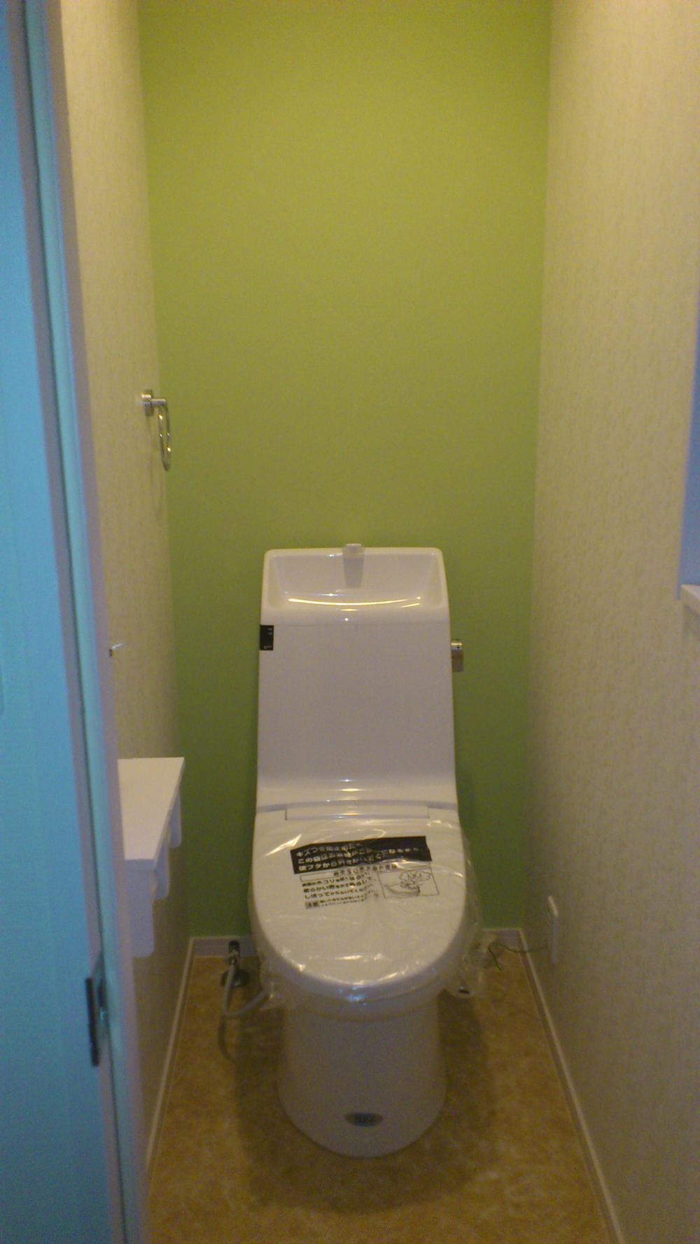 Toilet. Indoor (11 May 2012) shooting