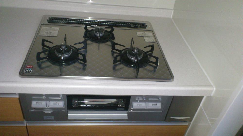 Kitchen. Indoor (11 May 2012) shooting