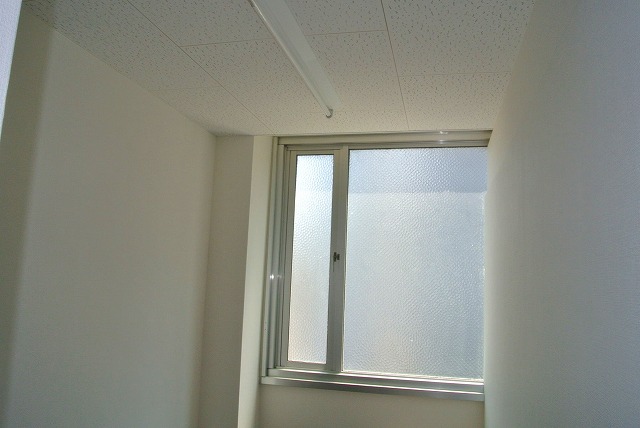 Living and room. Breathable good