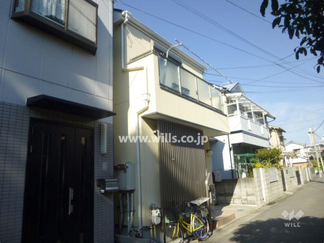 Local appearance photo. Property appearance (from the south)