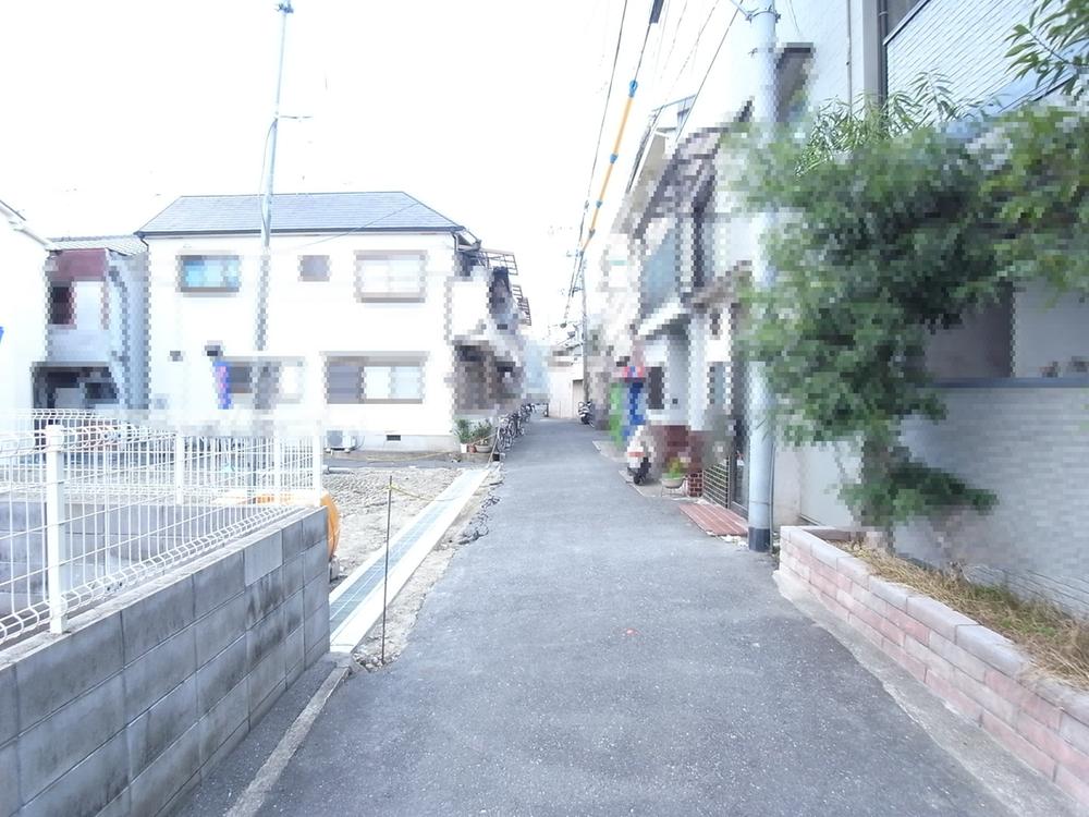 Streets around. 5m to local surrounding cityscape