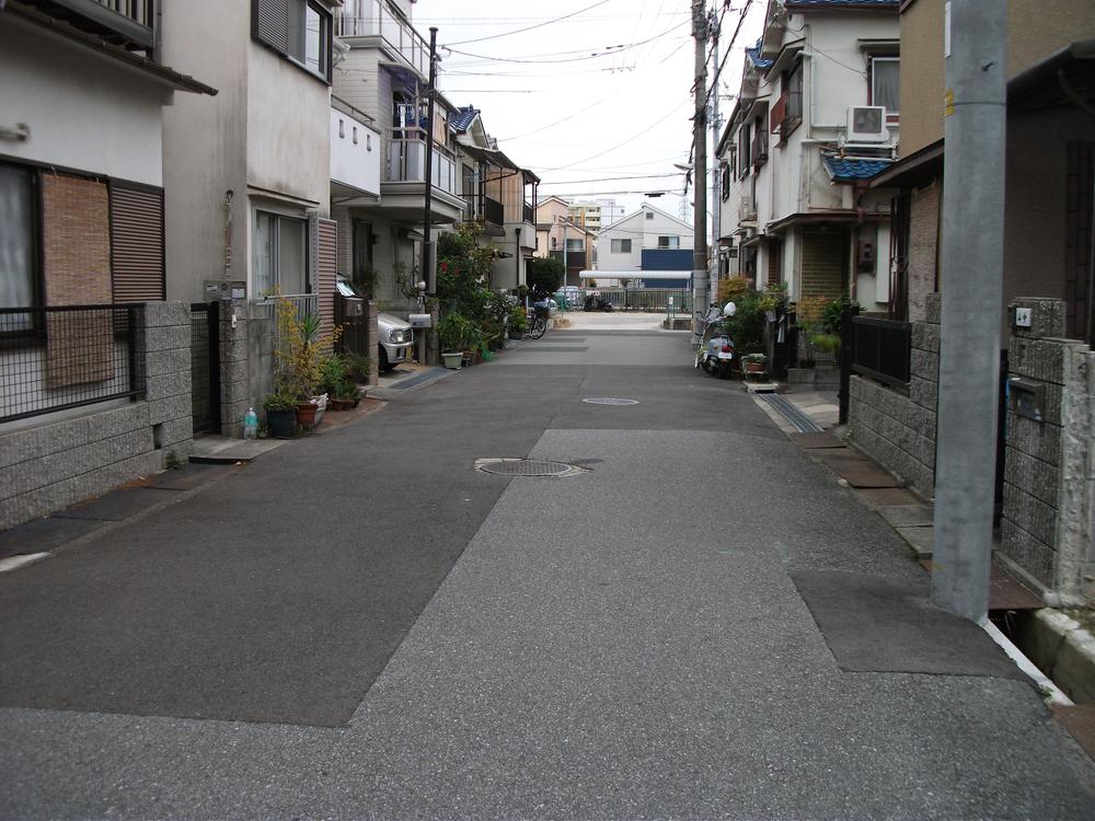 Local photos, including front road.  ◆ Frontal road