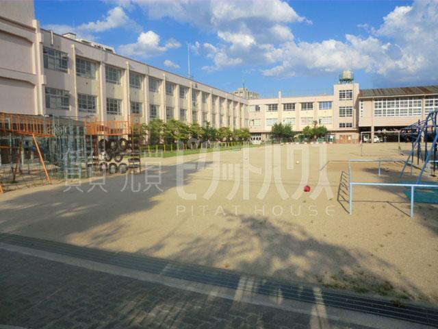 Primary school. 301m until the Amagasaki Municipal Takeya Elementary School