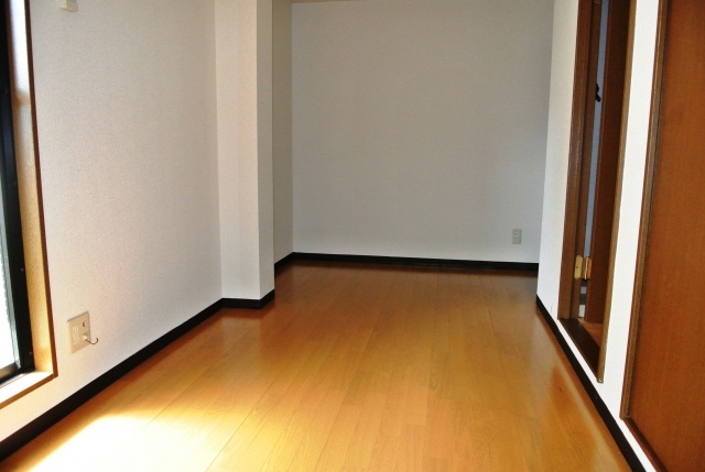 Other room space. Bedroom with a space