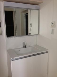 Wash basin, toilet. Room (August 2013) Shooting